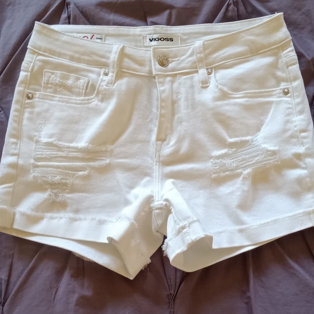 Brand New "WHITE" VIGOSS MARLEY SHORTS SIZE 26.size 2 never warn. Brand new.